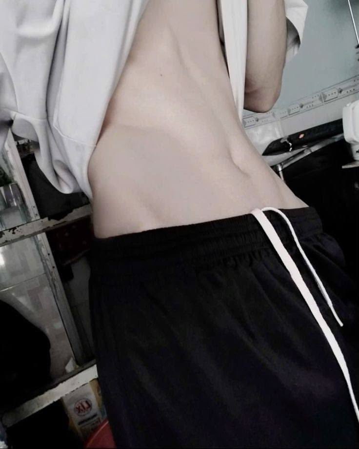 aciddestructed's tweet photo. #thinspo https://t.co/UYSENkwxMh