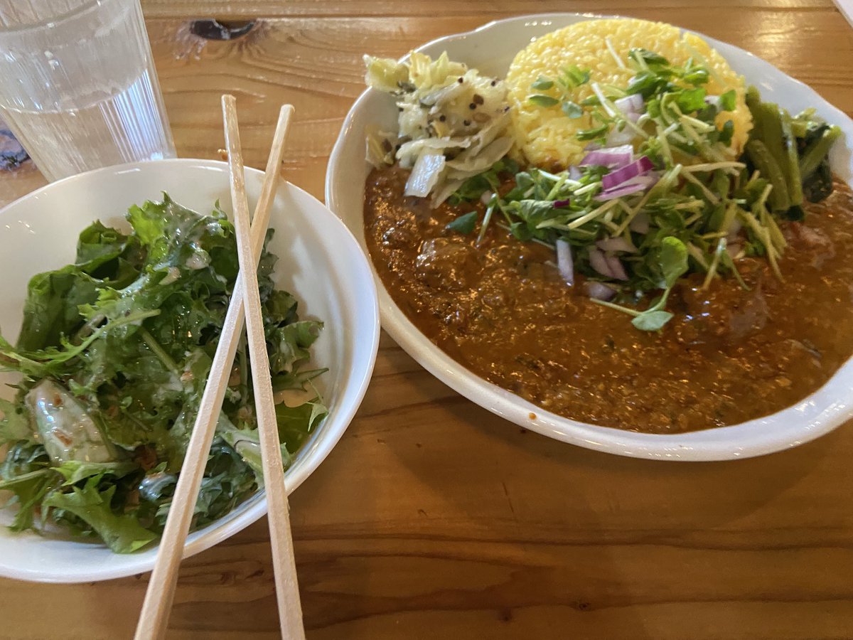 kacchan_twins's tweet photo. @CafeJugar さんに行ってきました！
たくさんガンバの話ができて、もちろんカレーも美味しかった🙌

サラダが食べかけの写真で申し訳ないです🙇🏻‍♂️ https://t.co/b9gLrFDJZy