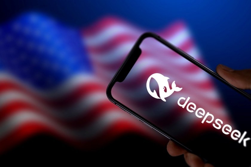 mog_china's tweet photo. 🇺🇸🇨🇳
🔴 الولايات المتحدة تحظر على الهيئات الحكومية استخدام DeepSeek

في 19 أكتوبر، أصدرت الحكومة الأمريكية أمرًا بإزالة أدوات الذكاء الاصطناعي التابعة للشركة الصينية DeepSeek والخدمات الخارجية القائمة على نماذجها من الأنظمة المعلوماتية للوزارات المدنية الفيدرالية. سيشمل الحظر 102 هيئة حكومية.

وقد بررت وزارة الأمن الداخلي الأمريكية ذلك بأن استخدام DeepSeek قد يؤدي إلى نقل بيانات حساسة إلى الصين، وأن هذه النماذج نفسها قد تحتوي على برامج ضارة وثغرات أمنية.