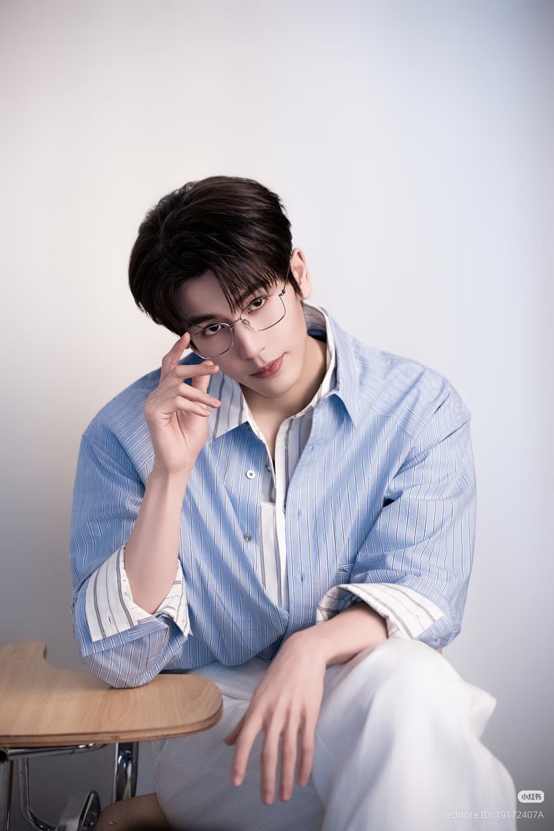 everydayzlh's tweet photo. new pics of #zhanglinghe taken during Molsion ads filming 💎📸

cr. 摄影师柳之贤 https://t.co/NatLTi5Bor