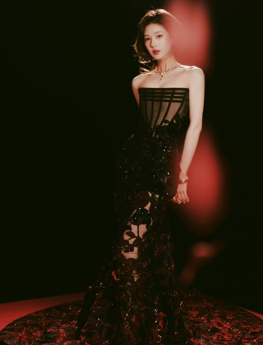 centlookbook's tweet photo. #ZhaoLusi 赵露思 in Elie Saab FW26 Haute Couture ‘The Ball of Untamed Dreams’ Collection, styled with BVLGARI High Jewelry, for the Harper's Bazaar “From China” Annual Gala 2026 https://t.co/Hz6oaidDes
