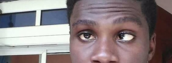 florad_xplorer2's tweet photo. Next time someone with eyes like this greets or talk to me,I won't respond in a hurry,this guy greeted &amp; I respond.I thought he was greetin me. not knowing he was talking to the guy by my far right. https://t.co/UNwHACs5te
