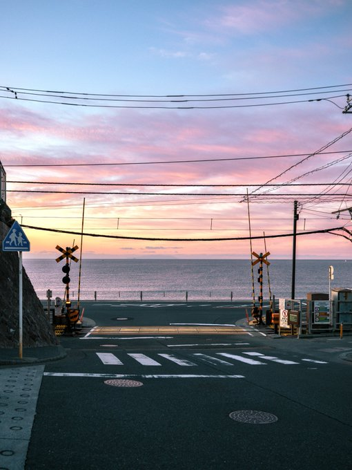 becsmartymartin's tweet photo. 人のいない湘南の朝はどこか別世界みたいだった https://t.co/CaSec3NlxB