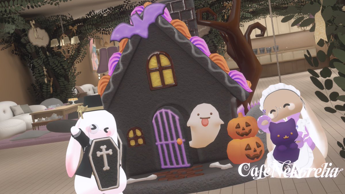 VRC_nekorelia22's tweet photo. みんな〜！お久しぶりなの〜！
うさぎのはるです！

今月の営業はハロウィン営業なんだって〜！！

だからね、お店の様子がいつもと違うみたい！
お菓子運ぶのすんごく大変だったの〜...

営業の事前応募締切は23日の18時まで！
フォローと引用先のRPお願いしますなの！

頑張ったからはるも、にんじんさんのお菓子貰えるかな？
オーナーにお願いしないと！

 #VRchat  #VRC_Nekorelia