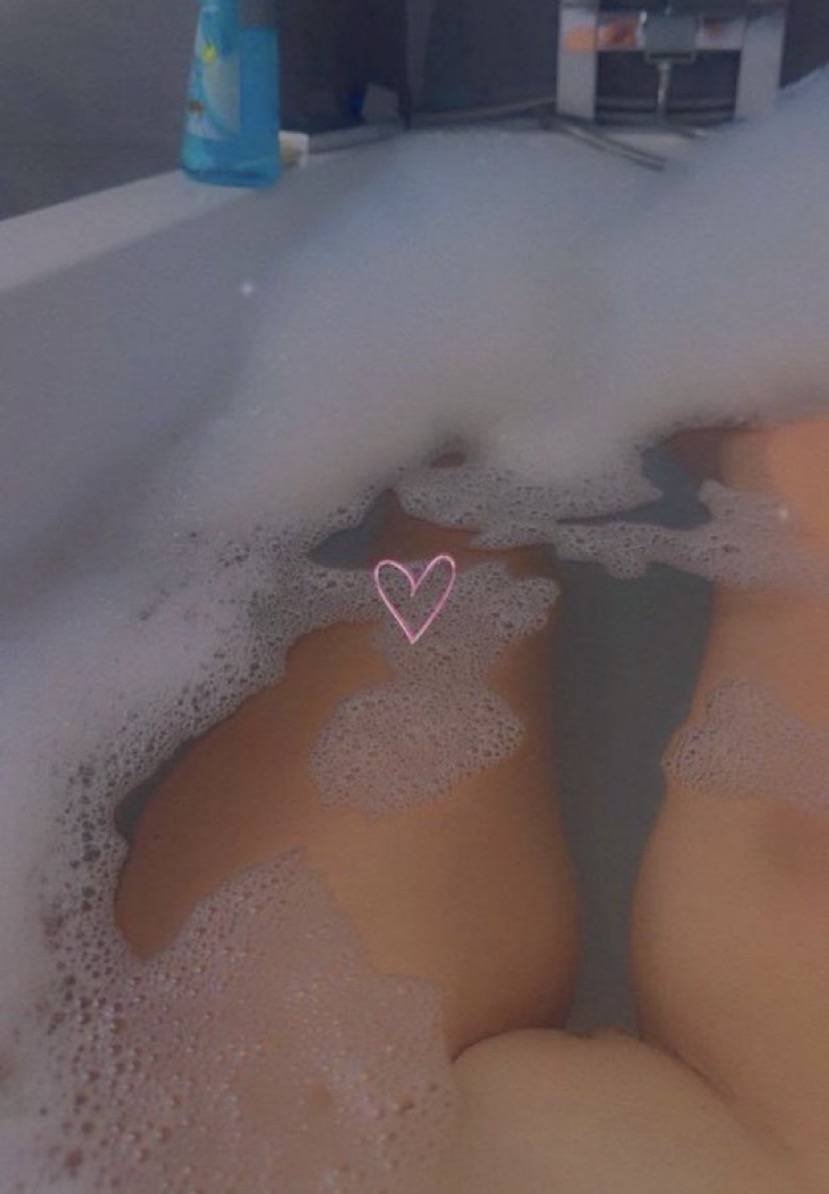 BridHall's tweet photo. not selling my pics
just sending for fun try me😋🤤 https://t.co/GgKcGOcB3o