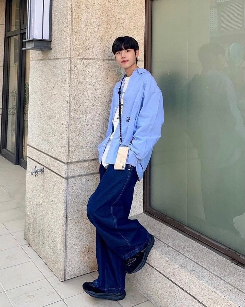 WillaTrajim2cm's tweet photo. fair to think lines we wear shape the path ahead. ✨ https://t.co/dXXu1RmqGR