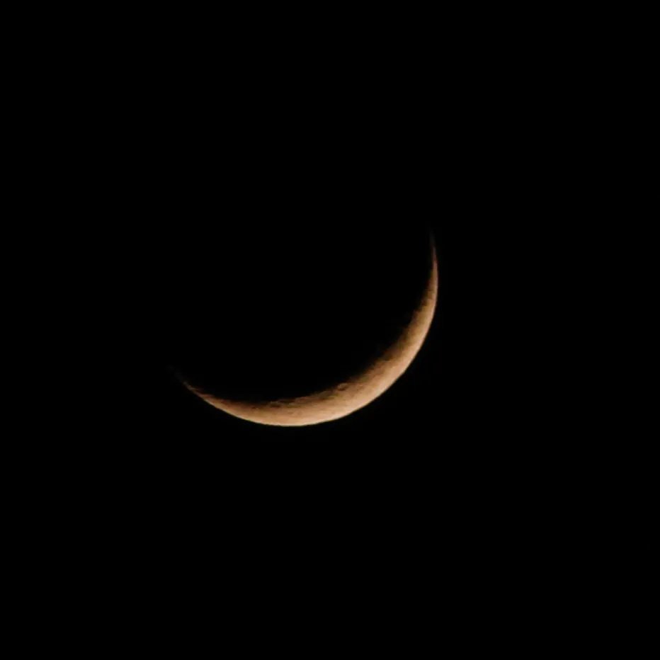 MuPCT5's tweet photo. Luna Crescente em 11/04/24 https://t.co/ERxTqZDQWT