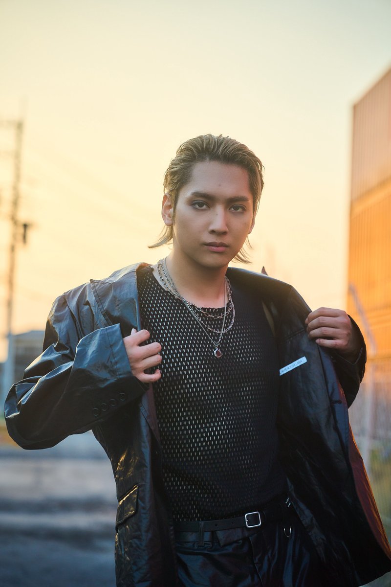 ma55iveofficial's tweet photo. MA55IVE THE RAMPAGE
3rd Album『DEPARTURE』

#鈴木昂秀 @TAKAHIDE_rmpg_ 

┈┈┈
🎧https://t.co/wKY5CfSnaN
🎥https://t.co/NESuOZ1s3G
💿https://t.co/GwHWD8T3sH
┈┈┈

#MA55IVE #THERAMPAGE
#DEPARTURE https://t.co/VK5jvffNY4