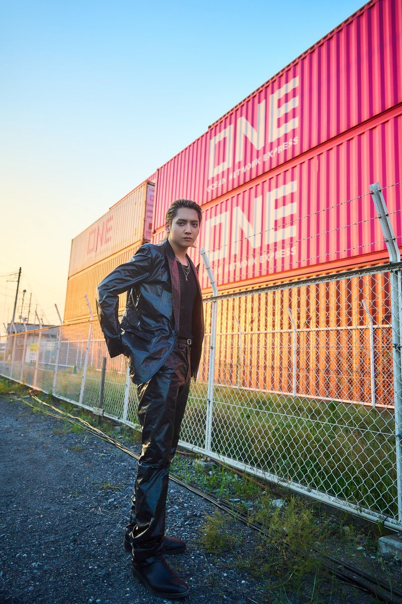 ma55iveofficial's tweet photo. MA55IVE THE RAMPAGE
3rd Album『DEPARTURE』

#鈴木昂秀 @TAKAHIDE_rmpg_ 

┈┈┈
🎧https://t.co/wKY5CfSnaN
🎥https://t.co/NESuOZ1s3G
💿https://t.co/GwHWD8T3sH
┈┈┈

#MA55IVE #THERAMPAGE
#DEPARTURE https://t.co/VK5jvffNY4