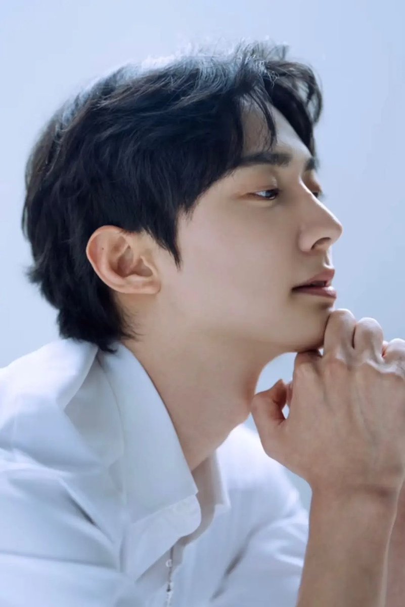 xeexeejunk's tweet photo. Side profile 

BIRTHDAY NANI ETHAN https://t.co/tO9JMFcZvS