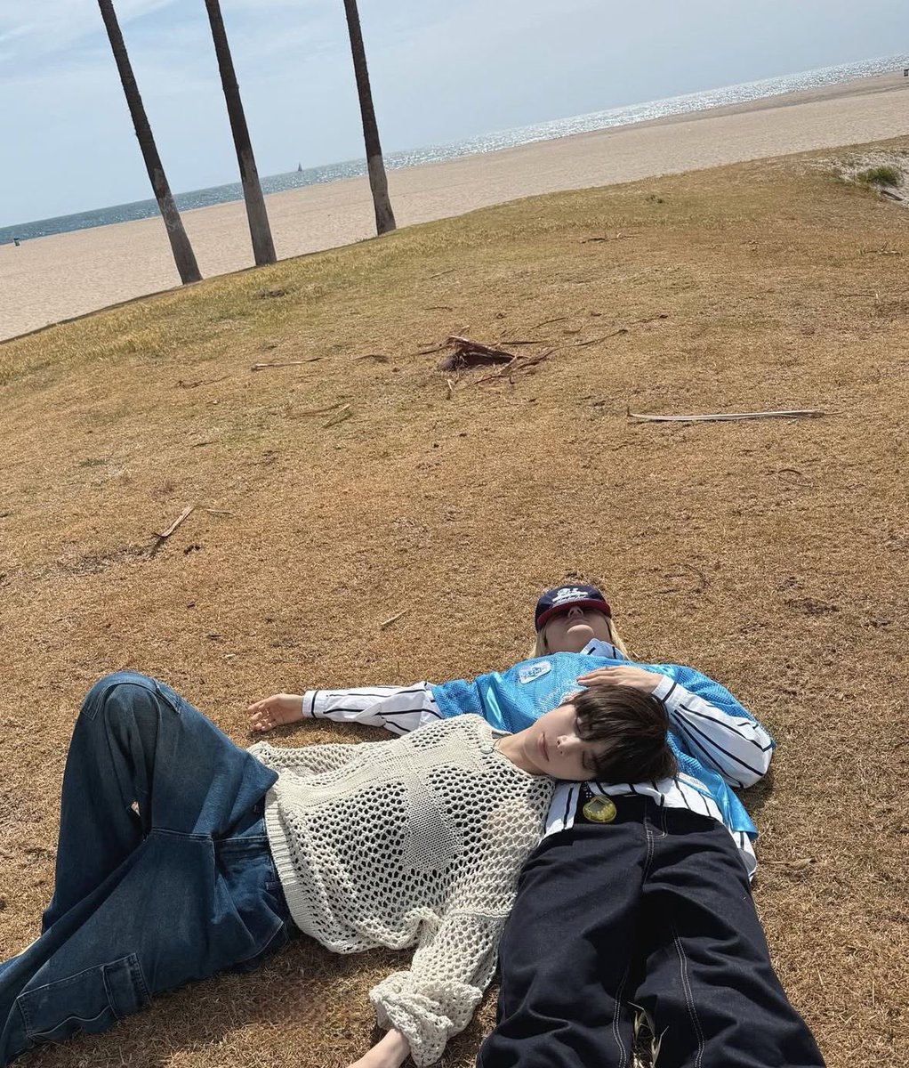 haminprotector's tweet photo. 동갑친구좋음 https://t.co/4waZ6jJNFp