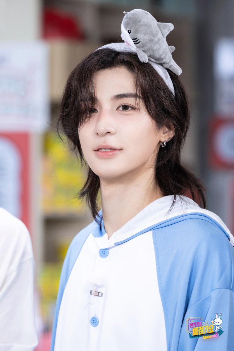 kpop_sbs's tweet photo. 🦦매점가요 시즌2 20번째 손님🦈
BOYNEXTDOOR #매점포토

2026. 10. 23. Coming soon

#SBS #인기가요 
#인기가요끝나면매점가요2 #매점가요2
#BOYNEXTDOOR #보이넥스트도어 #BND
@BOYNEXTDOOR_KOZ https://t.co/pprlSNRwnq