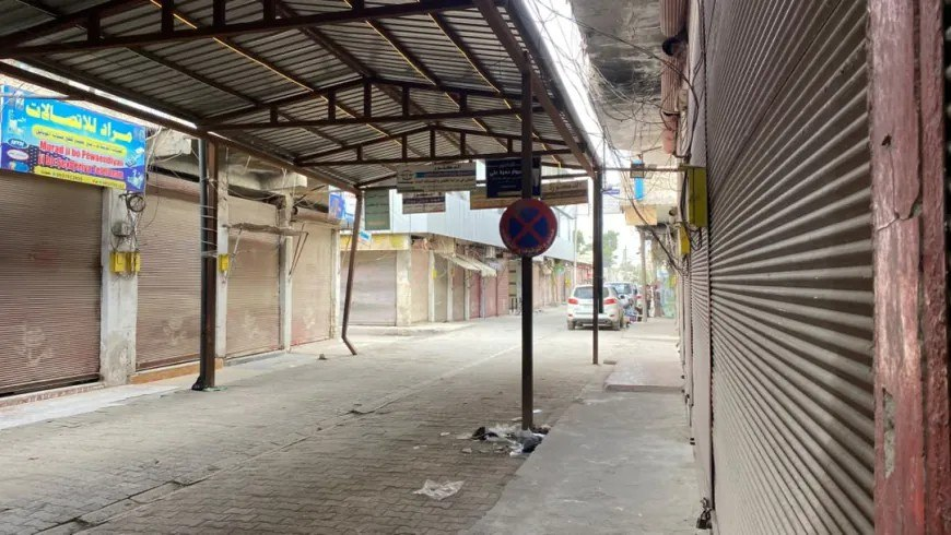 RojavaGundem6's tweet photo. 📍Şehit düştüğü ilan edilen 69 HPG ve YJA-STAR gerillası için Kobanê Şehitliği'nde taziye çadırı kuruldu. Kobanê esnafı yas nedeniyle kepenk kapattı.

https://t.co/3l337wsARq https://t.co/VRswZzJGIy
