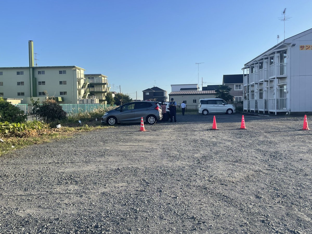kazu13hiro's tweet photo. YOKOKURA STOREHOUSEです。

本日昼営業中、同じ敷地の駐車場内で月極で借りている会社・旭ゴム様のスタッフさんの車がぶつけられました。

敷地内にはアパートの駐車場等があり出入りが多い為、特定は難しいのですが、心当たりがある方、情報がある方は教えて下さい。

宜しくお願いします。 https://t.co/B18gldsFTe
