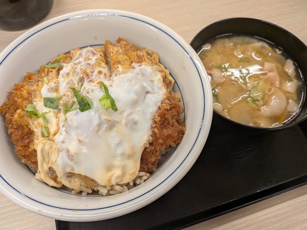 FB_kacccchi's tweet photo. アビスパ福岡、今日こそ、今日から、勝ちましょう🐝🔥
辻岡さん、ゴール頼みます！百年構想ではHOMEで2得点。特に2点目のアウトサイドのシュートは吸い込まれるような素晴らしいゴールでした！頼む🙏🙏🙏

#ガンバ大阪 
#ハロウィンナイト https://t.co/8qanTEUqDT