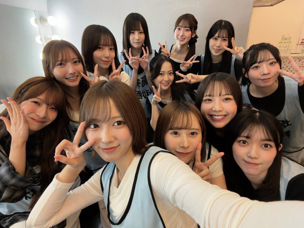 hinatazaka46's tweet photo. 【ブログ更新☀️ 清水理央】秋の空
https://t.co/dDZpIsELru #日向坂46 #清水理央 https://t.co/bAQUqIqzlp
