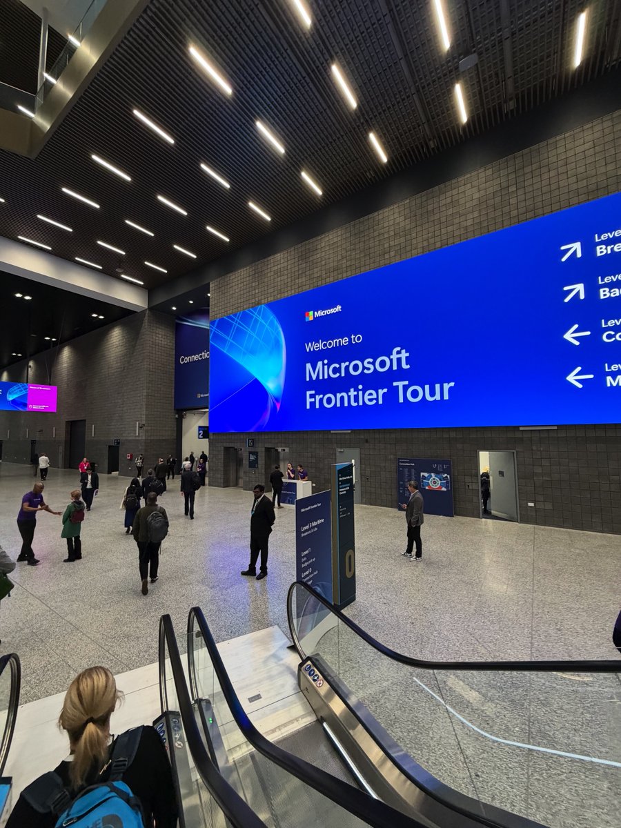FrancescoD_Ales's tweet photo. At Microsoft Frontier Tour for today
#MicrosoftFrontierTour https://t.co/weQb422FNb