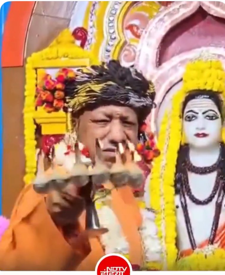 prasad76436's tweet photo. ये कौन है ? https://t.co/YboOUKaTEK