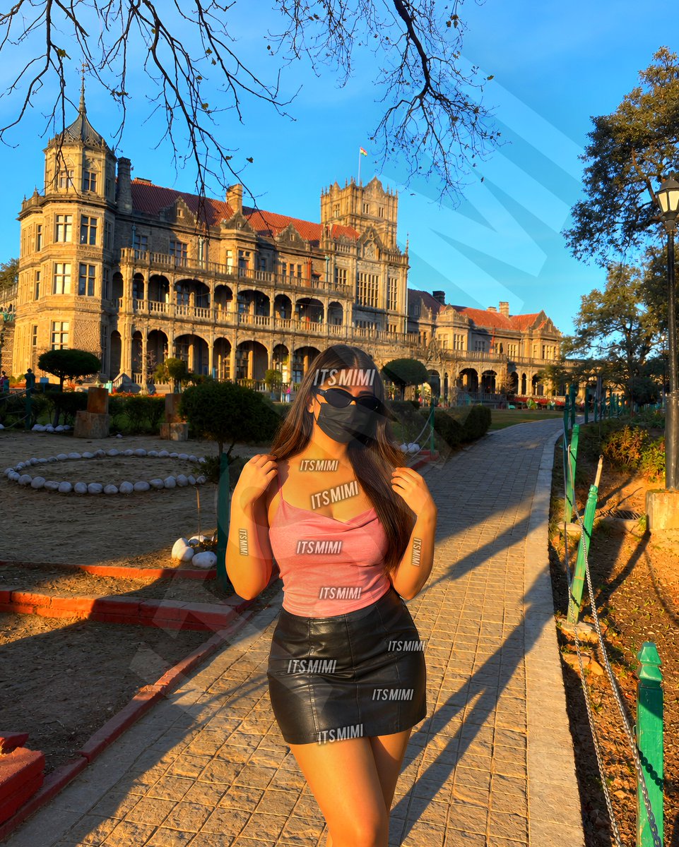 itsmimi0120's tweet photo. Crown high,soul bright
shine like the 🌞 SUN✨️🤍

#itsmimi #mimidiaries #queen #diva #fashion #outfits #ootd #fashionicon https://t.co/tS4RhMSUEy