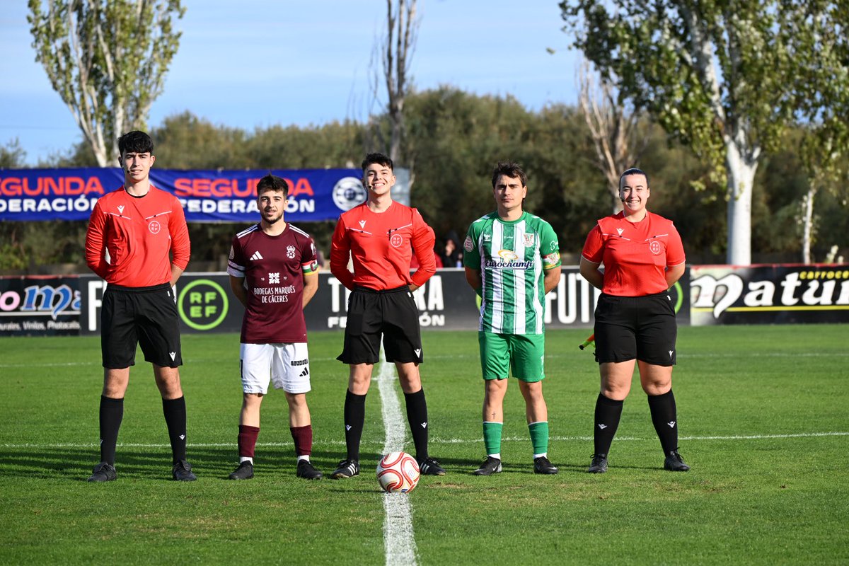 SDLogrones's tweet photo. FILIAL |🇦🇹

👎🏻 Nuestro filial perdió por la mínima este pasado domingo frente al @CDPradejon.

Nuevo compromiso en el horizonte este domingo en Las Viñas: @FCLaCalzada. 👀

#OrgulloRebelde https://t.co/ziZsWhWzOX