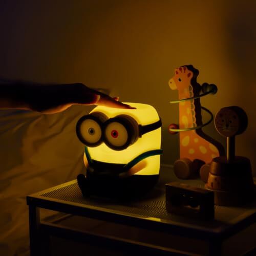 vecine's tweet photo. 🎬 Luz nocturna infantil Minions USB-C por 12,50€ ¡¡50% de descuento!!

👉 https://t.co/2ArGKpMTeD

💡 Más chollos en https://t.co/JCe245XSXP o https://t.co/eVwtuI4Exf 👍 https://t.co/MzsIrho8jJ