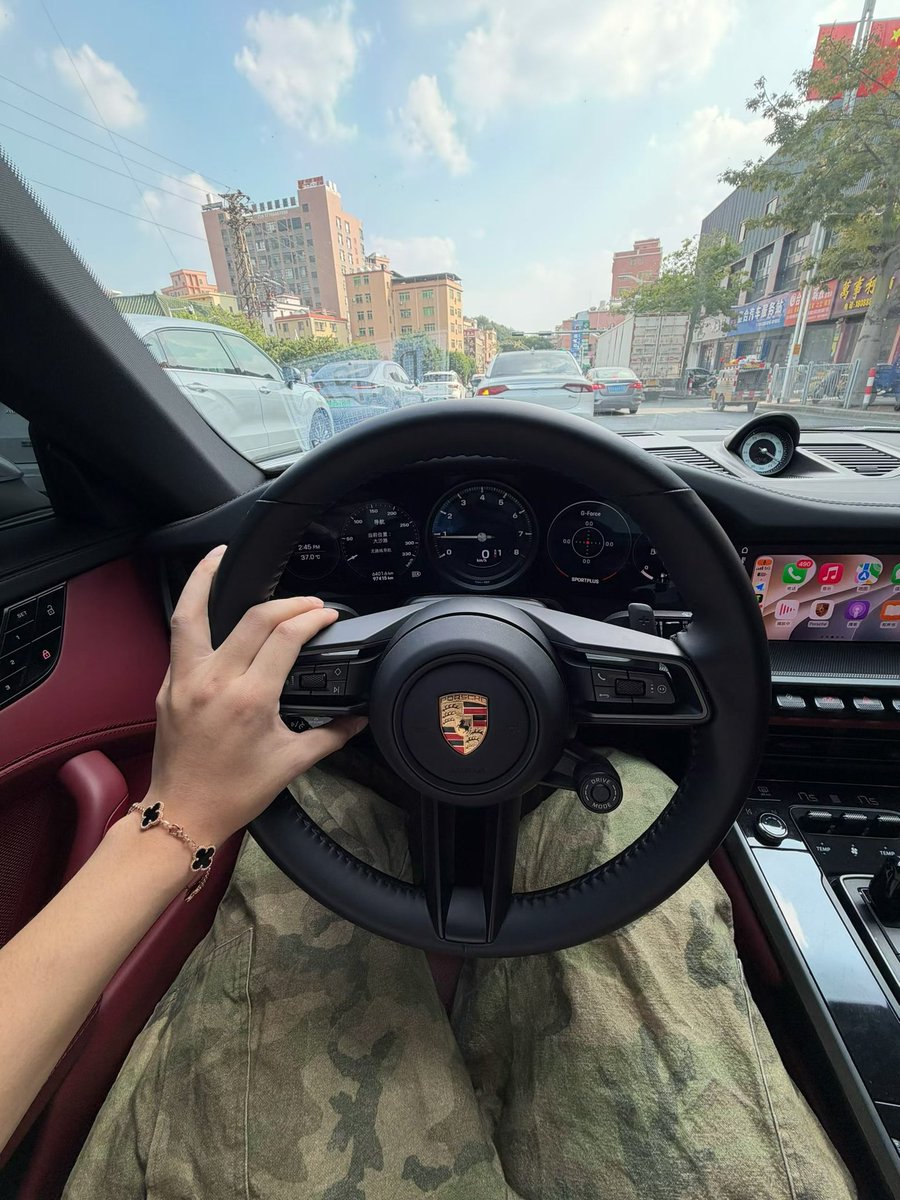 P1Ecom's tweet photo. 911 available for hire 🤝 https://t.co/TbiuyZ8IdA