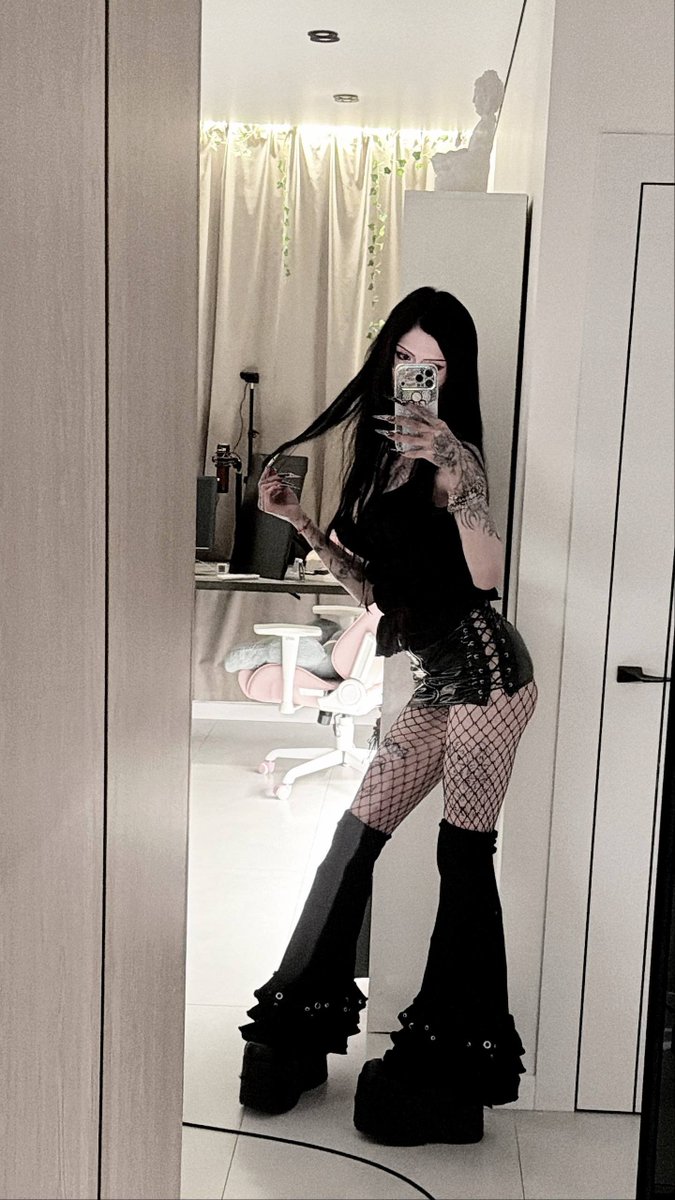 diafromhell's tweet photo. @butcheresss twiiin <33 https://t.co/01m743UwOF