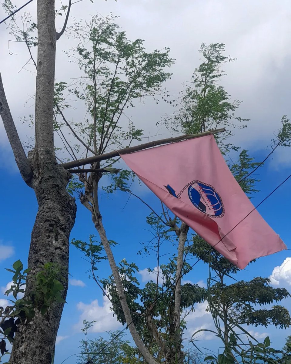 EmeryXGParra7yc's tweet photo. RESACITA, terima kasih atas perjalanan yang capek tapi seru. Di sini aku belajar tentang rintangan, kebersamaan, persahabatan, dan arti keluarga kedua. Bersama kalian, alam bebas selalu terasa aman dan menenangkan. https://t.co/JBZOwghhzZ