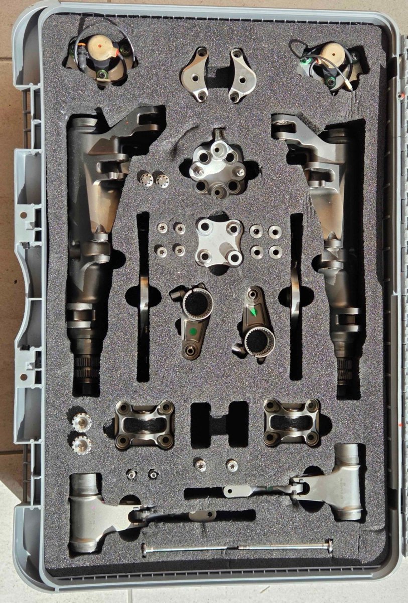 ScarbsTech's tweet photo. FB marketplace finds: a 'complete' Red Bull RB7 (Caterham) rear inboard pullrod suspension system. 
Some assembly required!
Buyer wants £10k !
#F1 #DmF1tech https://t.co/NRGrfZgWRW