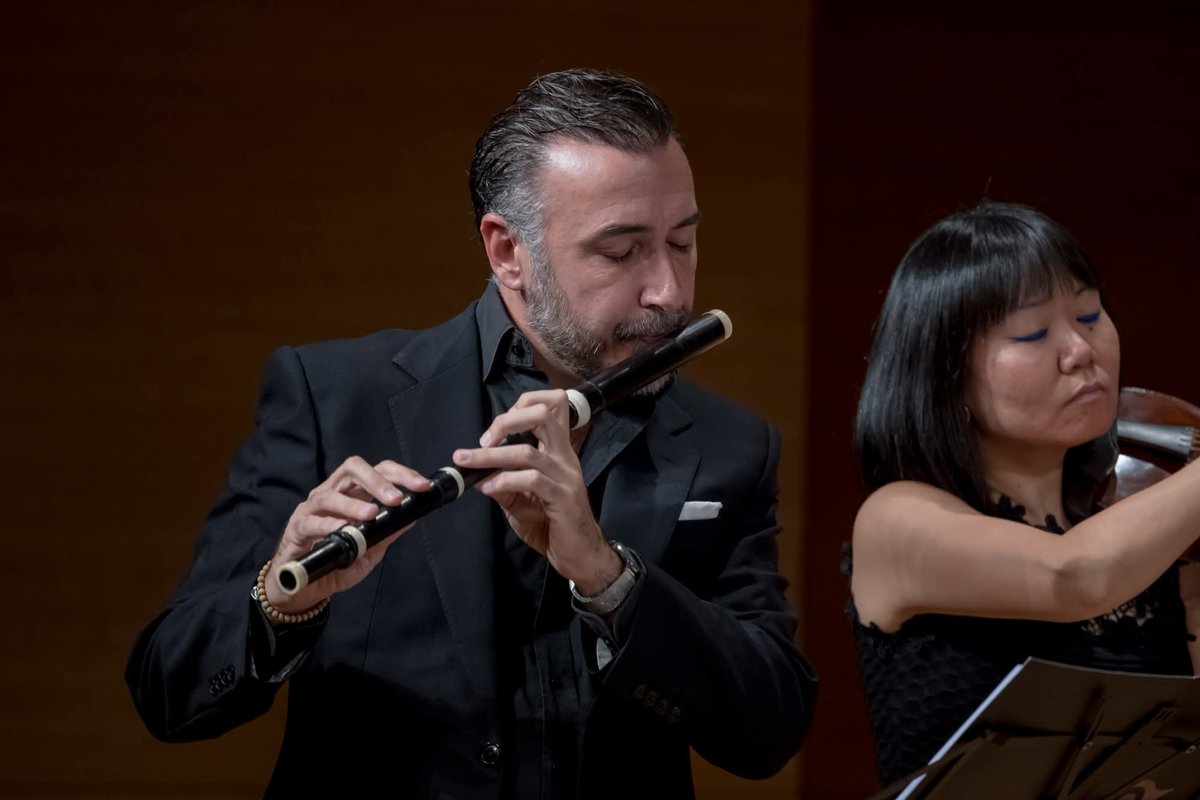 Obs_Live's tweet photo. Llevamos una semana embriagados por el genio de Vivaldi llevando su música a distintos escenarios.

Las fotos, de Luis Ollero, pertenecen al concierto del pasado viernes en el Espacio Turina del @Ayto_Sevilla. https://t.co/uz9DiQZMcO
