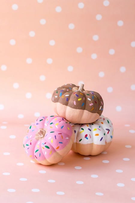 CompassOKC's tweet photo. 🎃Painted Pumpkins🎃
This has got to be one of the cutest ideas I’ve ever seen. Pumpkins as doughnuts. Does it get any better? https://t.co/jueK5qG3om