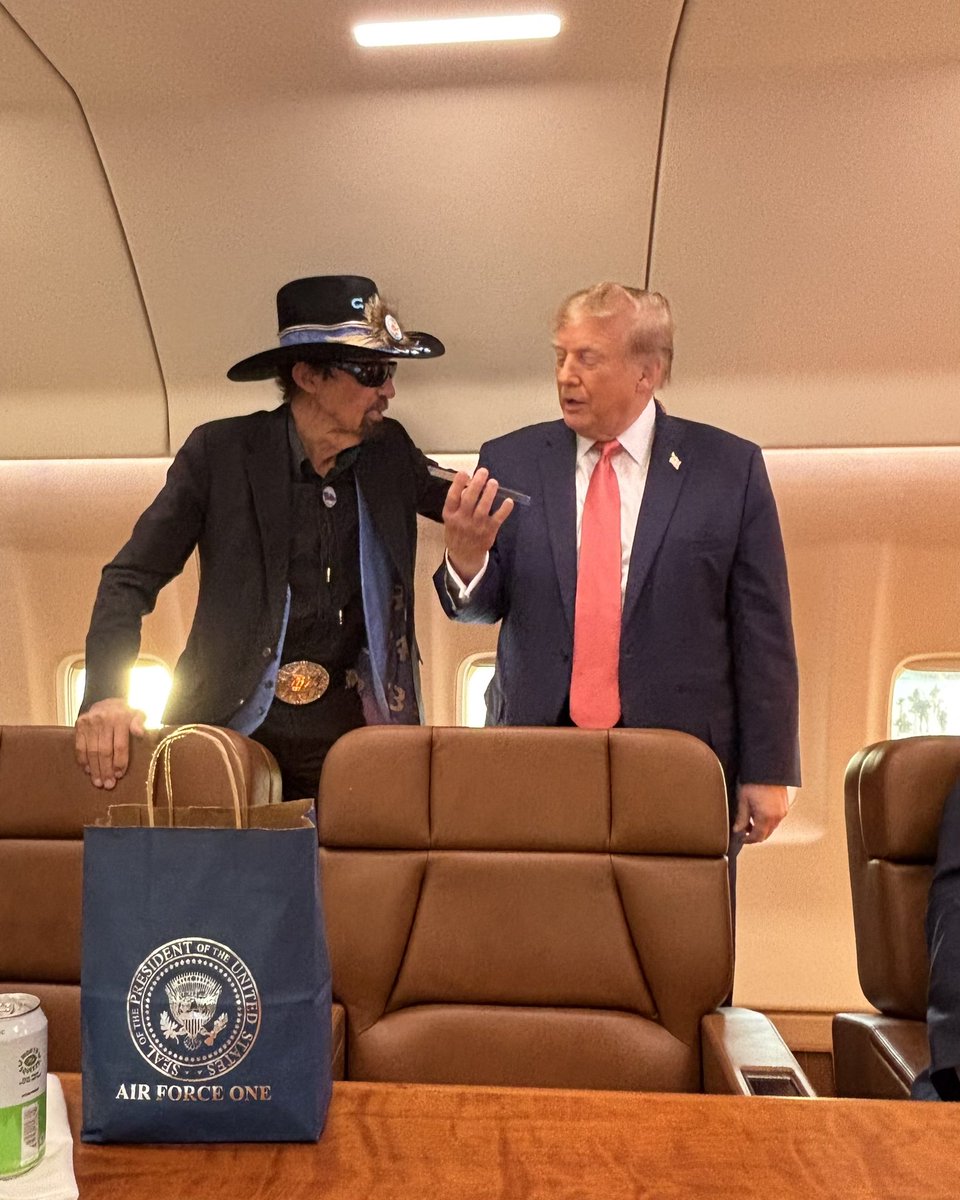 therichardpetty's tweet photo. A special ride for The King of @NASCAR! https://t.co/ml6crXcLIZ