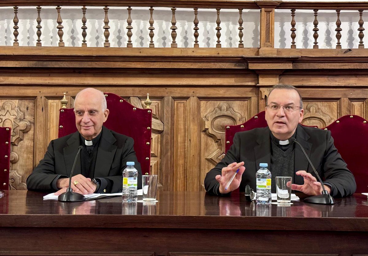 upsa's tweet photo. 📖 El arzobispo Rino Fisichella, Pro Prefecto del Dicasterio para la Evangelización, inaugura las LVIII Jornadas de Teología de la #UPSA.
https://t.co/J1OTCbaQcz
#Teología #Evangelización https://t.co/CEyrE8RgeM