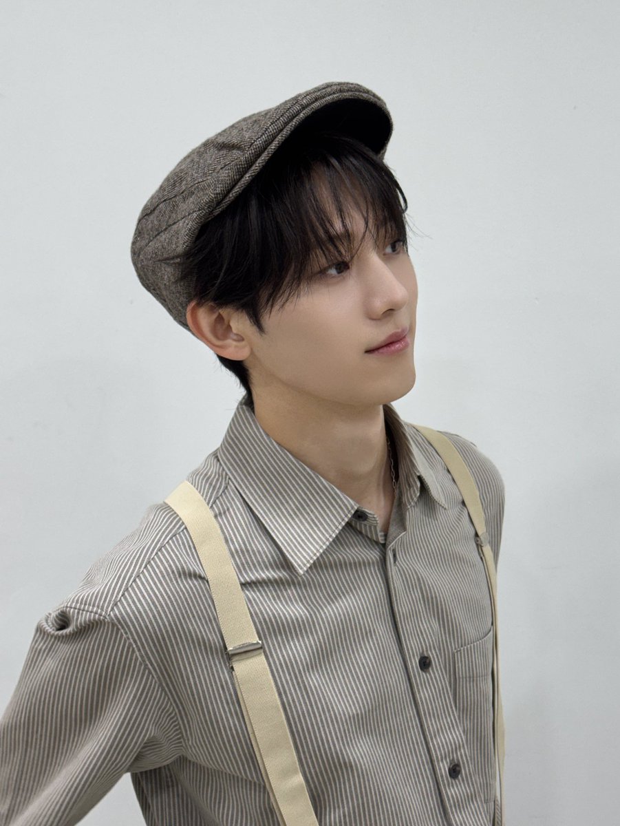 hrtzwav_ina's tweet photo. [🥚] 📸 261021 | hrtz.wav Update

[hrtz.pic] 261021

Spesial MC hari ini🕵️‍♂️✨

#hrtzwav #하츠웨이브
#TheSecondWave_MOMENTUM
#MOMENTUM #SundayMorning https://t.co/v0IYwKVSTZ