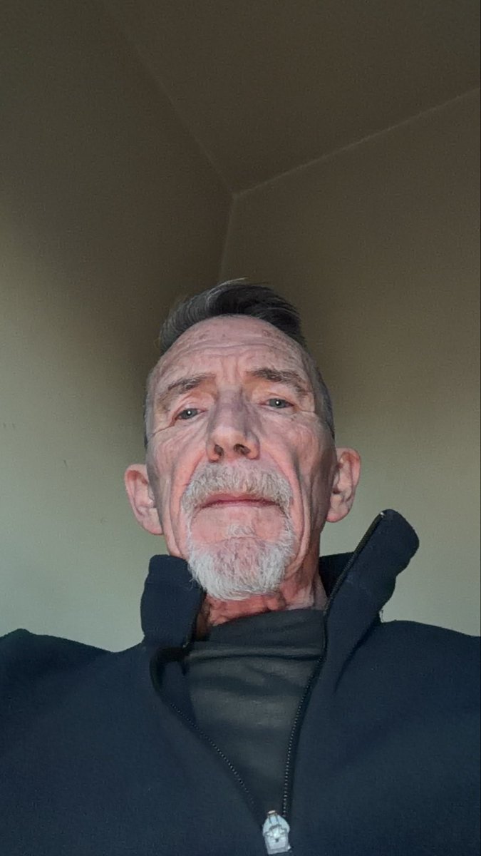 Kevindaffy1's tweet photo. @Jassica445 You are a beautiful 52. I’m in Rhode Island. https://t.co/nzJSSPpGr1