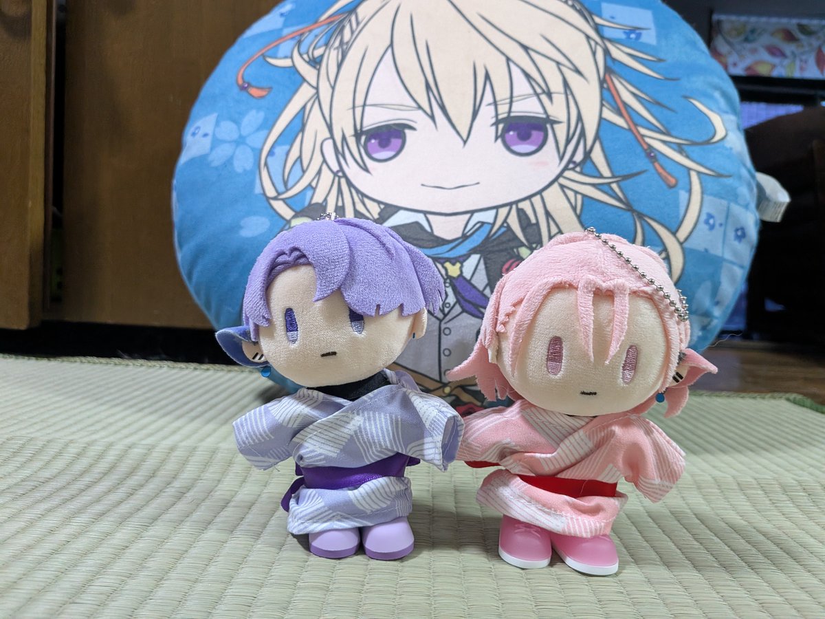 masata4321's tweet photo. 靴を支給！
これであんよで立てるね https://t.co/vCLSsiK1W3