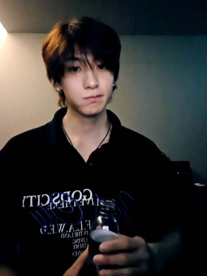 wontonaegi's tweet photo. sigh https://t.co/BOSNxcifZS