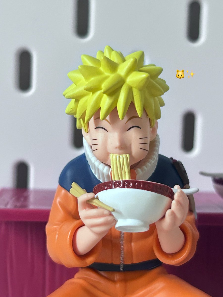 prechdaw's tweet photo. 🐱🍜 https://t.co/vAtvFFOLEG