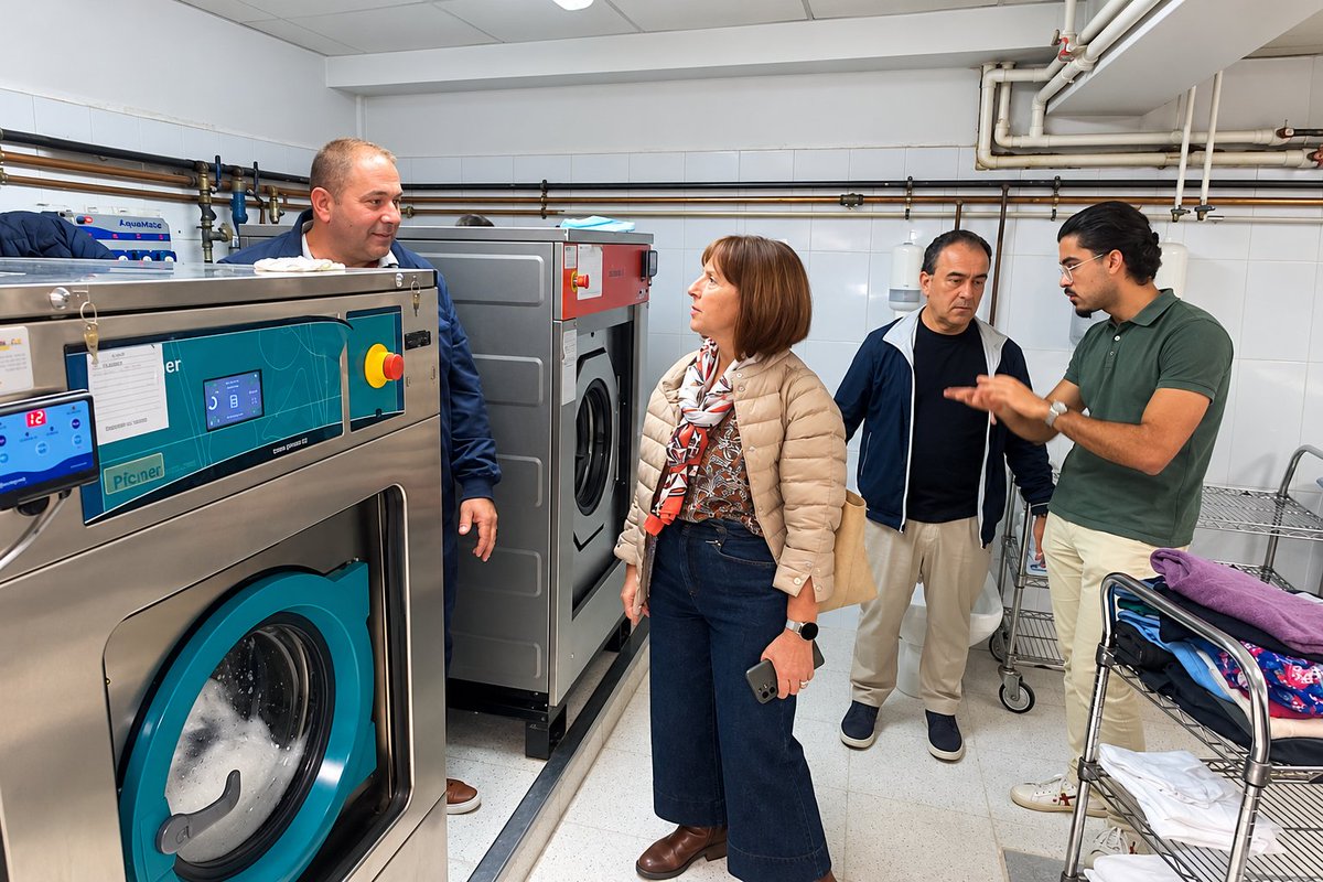 ThomilPro's tweet photo. Recientemente hemos visitado la Residencia Jesús Nazareno y los Dolores de Madrid. En su #lavandería pudimos ver el funcionamiento y procesos de #lavado #textil con el sistema de productos ultraconcentrados Masterbox de #Thomil

#Higiene #Limpieza #LimpiezaProfesional https://t.co/QhHDvNTRT9