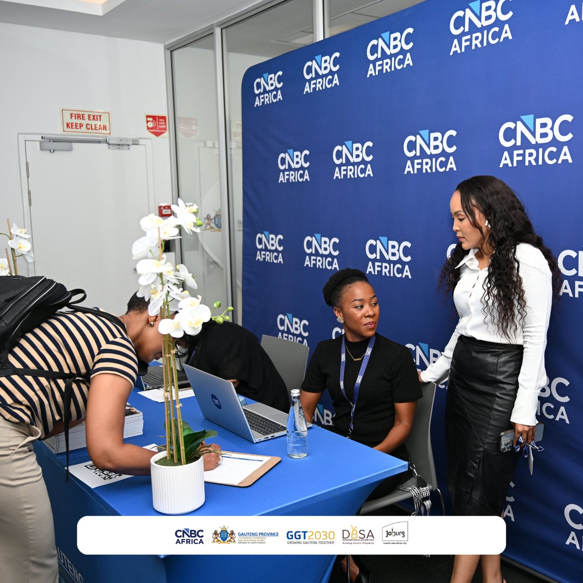 cnbcafrica's tweet photo. Stakeholders arrived for the Gauteng Provincial Government’s City of Johannesburg CBD Revitalisation Programme Breakfast, bringing together key voices from government and the private sector to explore opportunities for inner-city renewal and economic growth.

#CNBCAfrica #EconomicGrowth #DBSA #GautengProvince