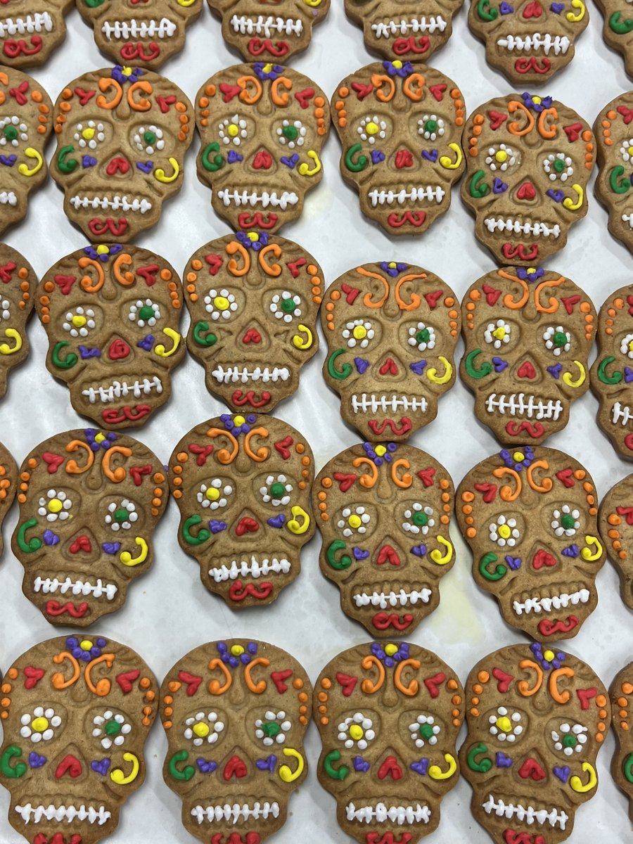 kichi_gourmet's tweet photo. 【吉祥寺でメキシコ大使館後援のイベント開催】吉祥寺で“死者の日”のイベント「Día de Muertos（ディア・デ・ムエルトス）」が、2026年10月30日、10月30日、11月1日の3日間開催✨
今年は、吉祥寺長屋の店舗と合わせて回遊して楽しむことができます！それぞれの店舗が死者の日の飾り付けをします✨️ https://t.co/8ynyWnEjRD