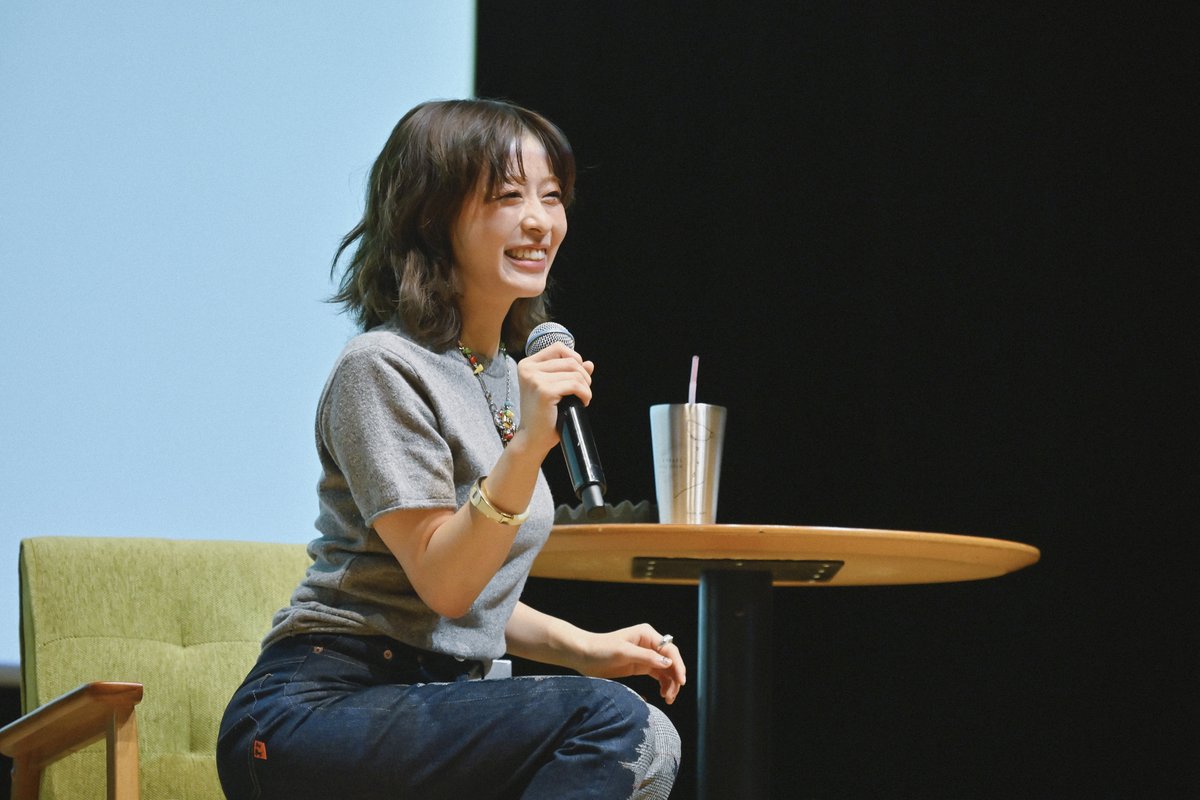 talent_databank's tweet photo. MORI NANA 10th Anniversary『decade』

森七菜、これまでの10年を支えてくれた大きな愛に感謝とこれからの約束を交わす

「届けてくれる力がそのまま私の力になっています」

イベントでは大きな寄せ書きフラッグが渡されるファンからのサプライズも！

https://t.co/Hz3SHUEulV

#森七菜 https://t.co/Zy6bq7U1vJ