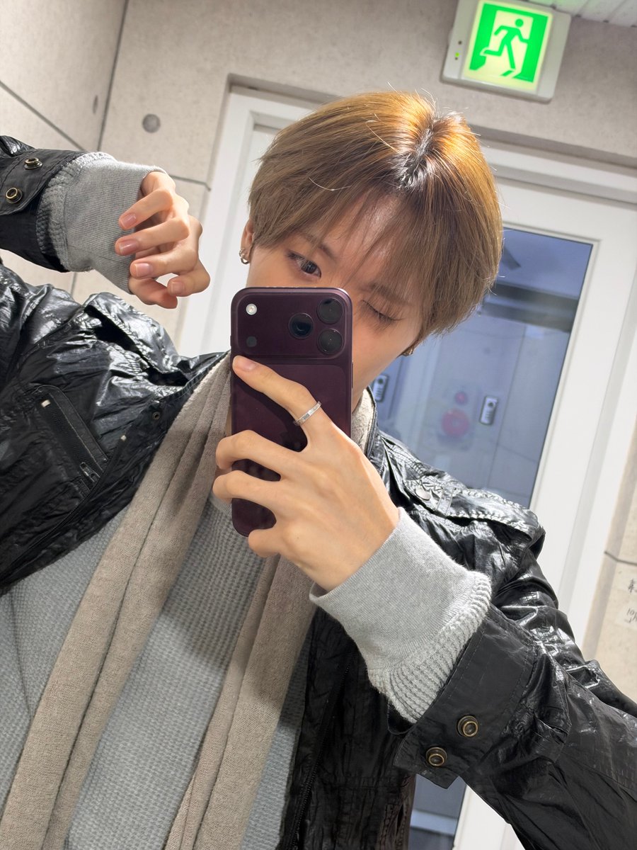 doddungi's tweet photo. 💬 choi taein's scarf is too funny
🐘 "i didn't say it, i was reading the comments"
🐘 *laughs*

#idntt https://t.co/93CvQ1VheT