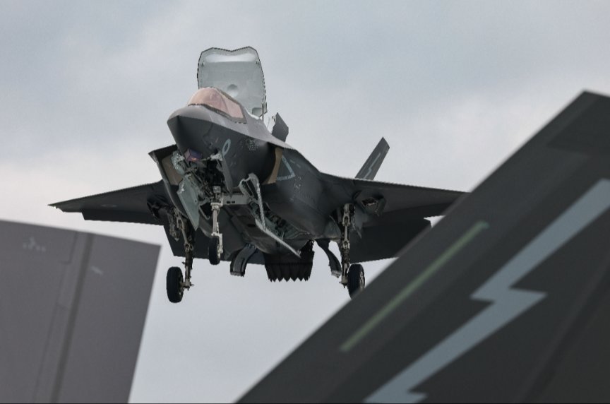 COMUKCSG's tweet photo. More jets. More capability. More combat power! ⚡

The F-35B Lightning jets are now embarking. https://t.co/leQXbpy0Pz
