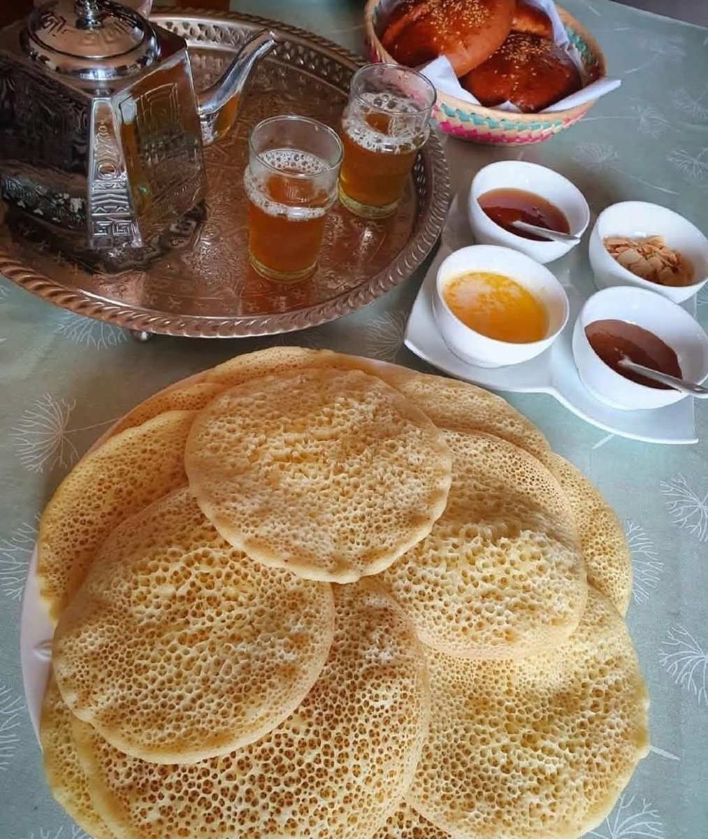 MounaNaceri's tweet photo. Moroccan delights for a perfect morning. Sbah lkhair to you all!☀️🥞
#MoroccanTea #MoroccanBaghrir #MoroccanBreakfast https://t.co/Lx4EwHD42Y