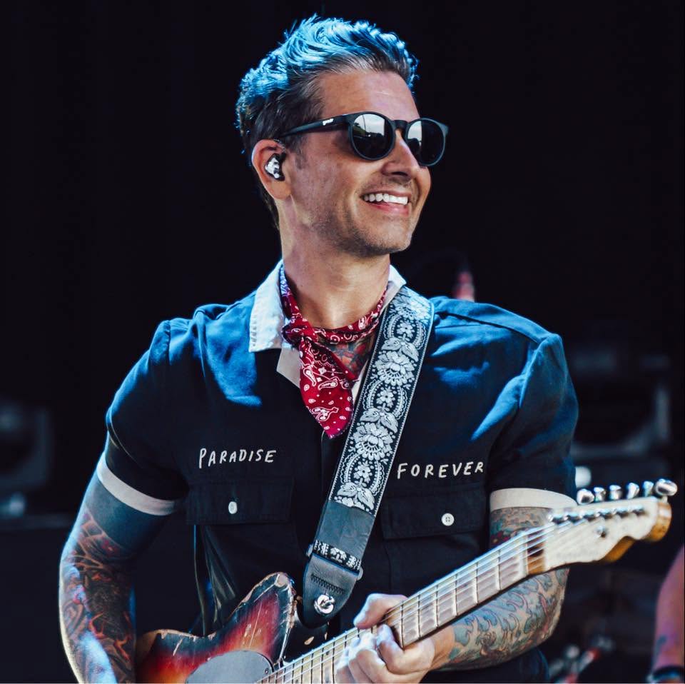 RecCollMag tweet picture