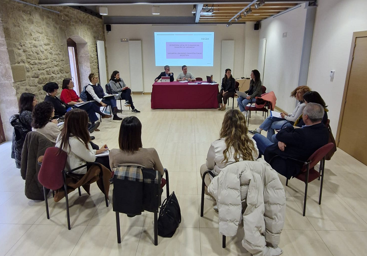 Araba's tweet photo. 🫂 Soledad, apoyo a personas cuidadoras, salud mental, cohesión comunitaria...

Los ecosistemas locales de cuidados toman forma con nueve proyectos comunitarios en Urkabustaiz, Laguardia y Arraia-Maeztu.
🔗 https://t.co/0uFm3BttRT https://t.co/iOeUPSHZ0v