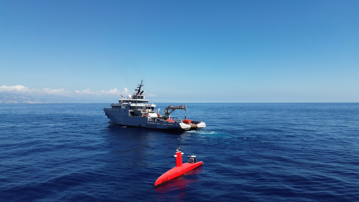DGA's tweet photo. [#Essais 🌊] 15 jours en Méditerranée

La DGA a piloté une expérimentation agile au profit de la @MarineNationale dans le cadre du programme à effet majeur drones navals

Le drone Oryx O-16 de la société @exail_ mis à disposition de la Force d’Action Navale &amp; du @Cecmed_Off ⤵️ https://t.co/L2ypaHQgZI