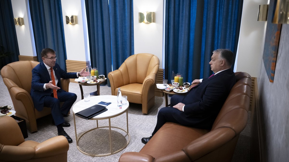 panyiszabolcs's tweet photo. 🚨👮 BREAKING: György Matolcsy, Viktor Orbán’s former economy minister, architect of “Orbanomics” and Hungary’s “Eastern Opening,” has been detained. The former central bank governor is suspected of economic fraud causing major losses and using a forged document, his lawyer says. https://t.co/HxVbAS5FYM