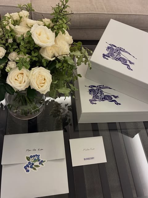 mlnhaa's tweet photo. A little throwback to this fabulous evening with burberry. Still reminiscing about the beautiful moments and timeless elegance of the night. Big big gratitude for @burberry for having me to the most fabulous evening. 🤍 https://t.co/eDdcbCj1GJ